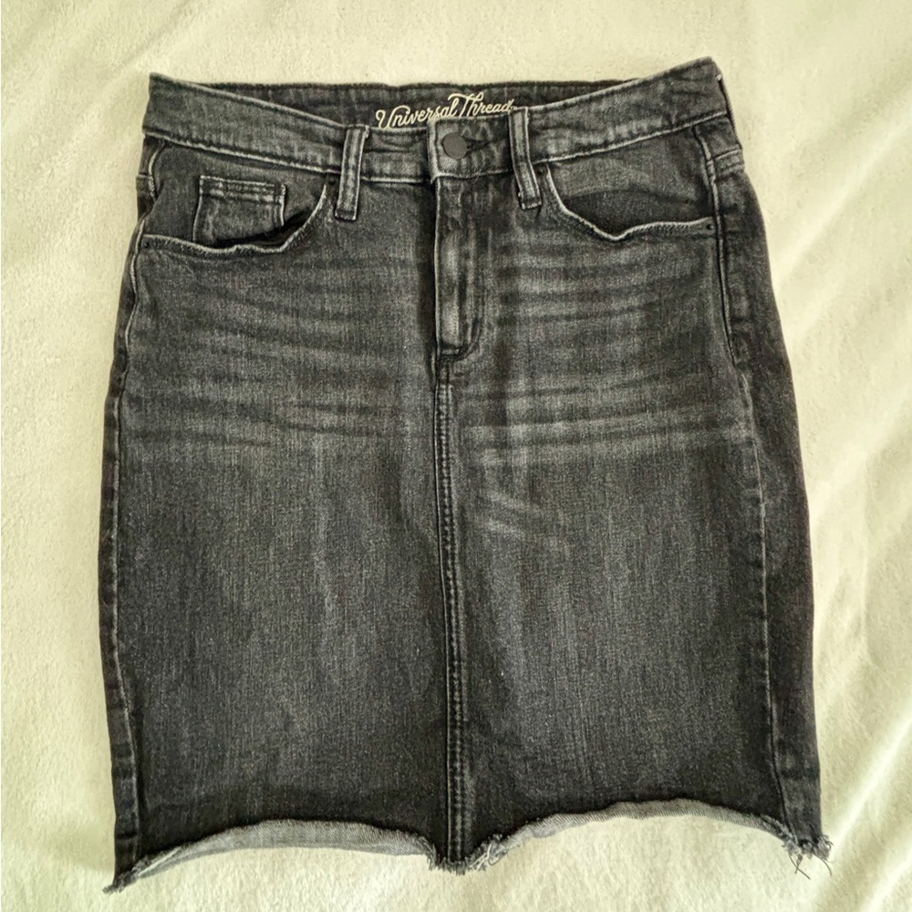 Universal Thread Black Denim Skirt- 2016, Sz 6. Good Conditiom